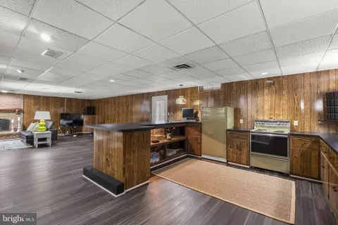Kitchen - 300 Stonehurst Rd, Phoenix, MD 21131 photo 5 of 5
