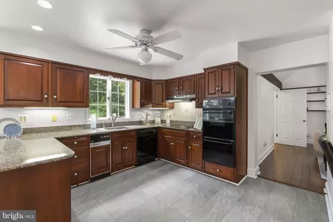 Kitchen - 300 Stonehurst Rd, Phoenix, MD 21131 photo 1 of 5