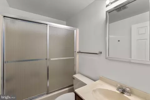 Bath - 300 Stonehurst Rd, Phoenix, MD 21131 photo 6 of 7