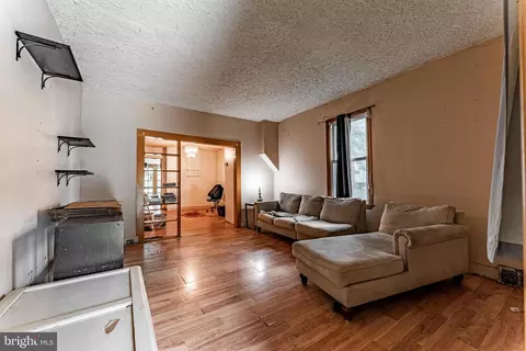 Living - 216 Riverview Ave, Dundalk, MD 21222 photo 1 of 2