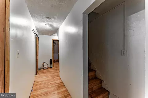 Entry Way - 216 Riverview Ave, Dundalk, MD 21222 photo 3 of 4