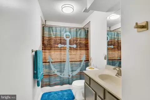 Bath - 11733 Hamilton Pl # A, White Marsh, MD 21162 photo 3 of 3