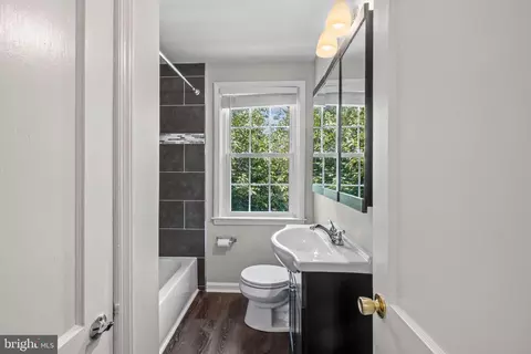 Bath - 322 Stanmore Rd, Baltimore, MD 21212 photo 1 of 3