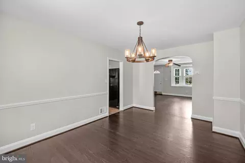 Entry Way - 322 Stanmore Rd, Baltimore, MD 21212 photo 2 of 4