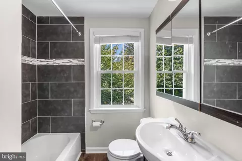 Bath - 322 Stanmore Rd, Baltimore, MD 21212 photo 2 of 3