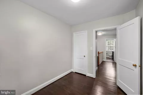 Entry Way - 322 Stanmore Rd, Baltimore, MD 21212 photo 3 of 4