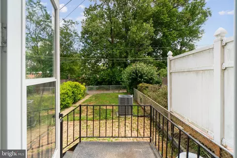 Exterior - 322 Stanmore Rd, Baltimore, MD 21212 photo 2 of 7