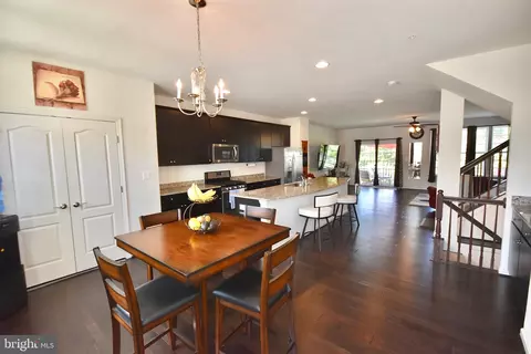 Entry Way - 936 Ramble Run Rd, Baltimore, MD 21220 photo 5 of 7
