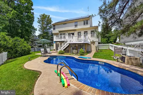5076 Springhouse Cir, Rosedale, MD 21237