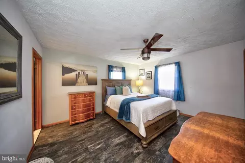 Bedroom - 13202 Cherwin, Middle River, MD 21220 photo 2 of 3