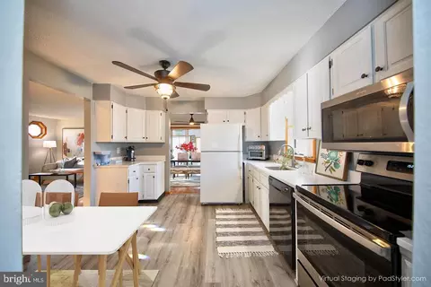 Kitchen - 13202 Cherwin, Middle River, MD 21220 photo 1 of 1