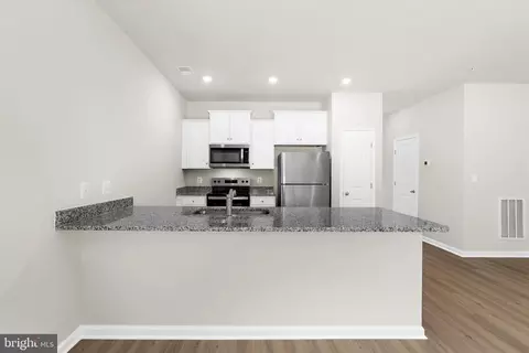 Kitchen - 8112 Bartholomew Ct, Baltimore, MD 21206 photo 5 of 6