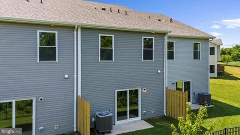 Exterior - 8112 Bartholomew Ct, Baltimore, MD 21206 photo 3 of 3