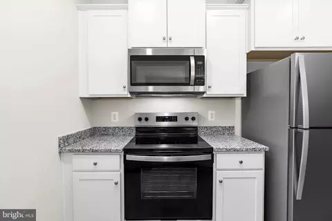 Kitchen - 8112 Bartholomew Ct, Baltimore, MD 21206 photo 3 of 6