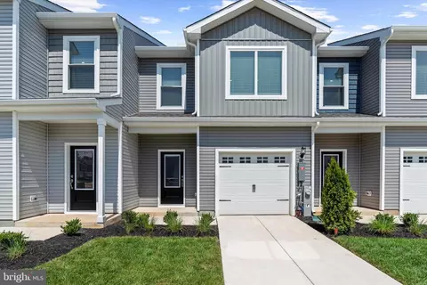 Exterior - 8112 Bartholomew Ct, Baltimore, MD 21206 photo 2 of 3