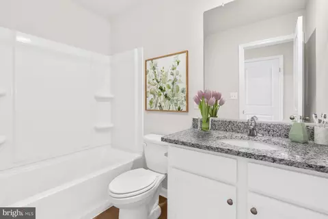 Entry Way - 8112 Bartholomew Ct, Baltimore, MD 21206 photo 8 of 8
