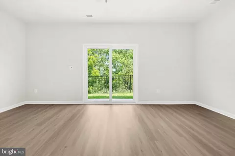 Living - 8112 Bartholomew Ct, Baltimore, MD 21206 photo 6 of 8