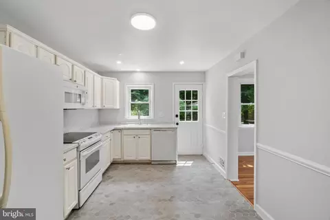 Entry Way - 1305 Brixton Rd, Baltimore, MD 21239 photo 1 of 2