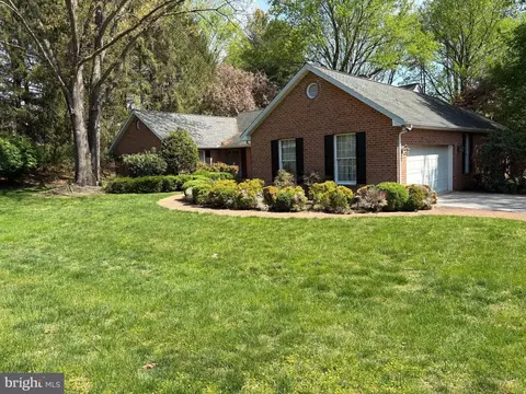 3 S Lake Way, Reisterstown, MD 21136