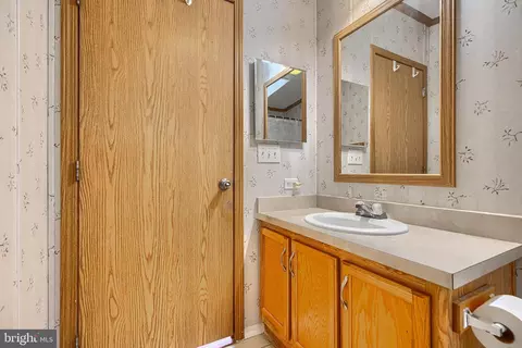 Bath - 404 Tidewater, Middle River, MD 21220 photo 7 of 7