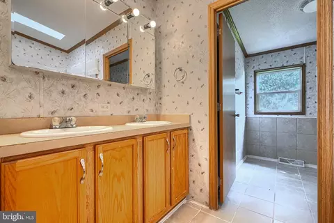 Entry Way - 404 Tidewater, Middle River, MD 21220 photo 1 of 2