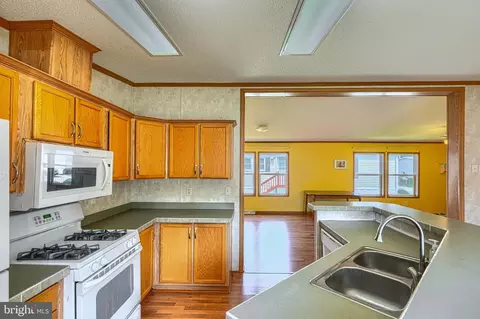 Kitchen - 404 Tidewater, Middle River, MD 21220 photo 1 of 3