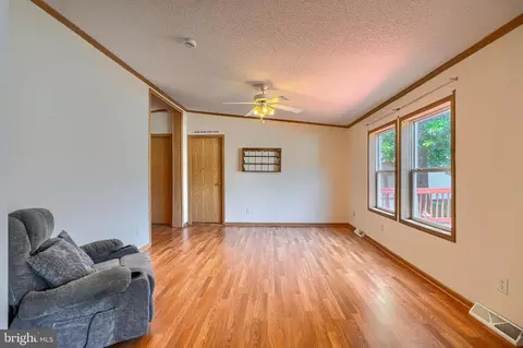 Living - 404 Tidewater, Middle River, MD 21220 photo 6 of 8