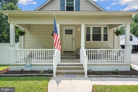 Exterior - 8011 Shore Rd, Sparrows Point, MD 21219 photo 4 of 7