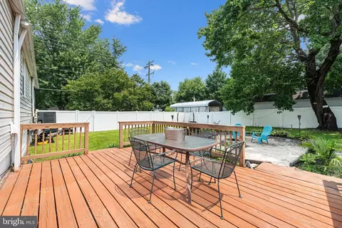Exterior - 8011 Shore Rd, Sparrows Point, MD 21219 photo 2 of 7