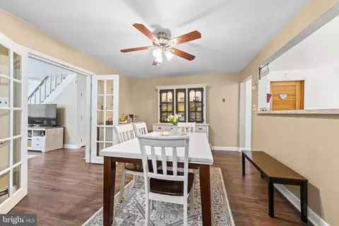 Entry Way - 8011 Shore Rd, Sparrows Point, MD 21219 photo 2 of 3