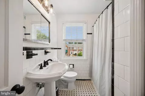 Bath - 201 Brandon Rd, Baltimore, MD 21212 photo 1 of 2