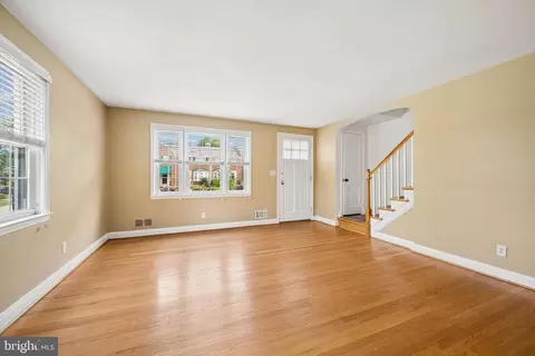 Living - 201 Brandon Rd, Baltimore, MD 21212 photo 5 of 5
