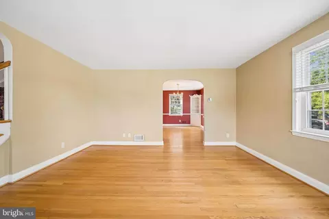 Living - 201 Brandon Rd, Baltimore, MD 21212 photo 4 of 5