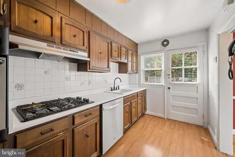 Kitchen - 201 Brandon Rd, Baltimore, MD 21212 photo 2 of 3