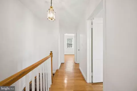Entry Way - 201 Brandon Rd, Baltimore, MD 21212 photo 2 of 3