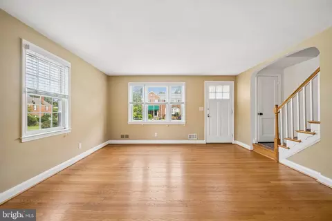 Living - 201 Brandon Rd, Baltimore, MD 21212 photo 1 of 5