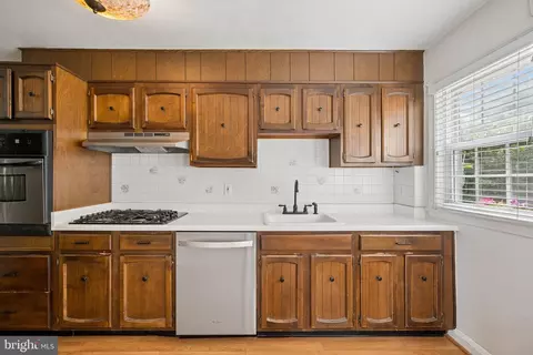Kitchen - 201 Brandon Rd, Baltimore, MD 21212 photo 1 of 3