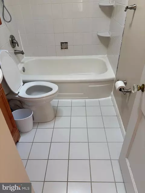Bath - 3473 Dunhaven Rd, Dundalk, MD 21222 photo 1 of 3