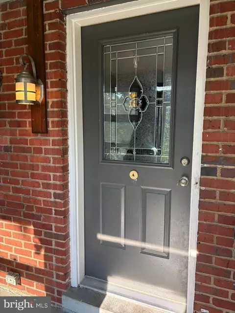 Entry Way - 3473 Dunhaven Rd, Dundalk, MD 21222 photo 1 of 2