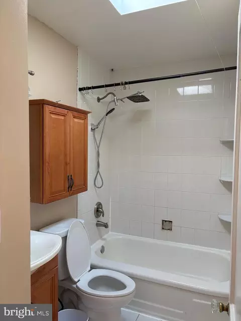 Bath - 3473 Dunhaven Rd, Dundalk, MD 21222 photo 3 of 3
