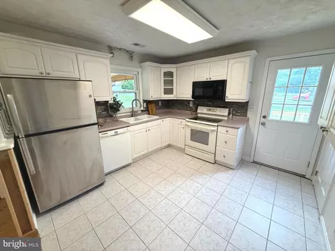 Kitchen - 1418 Spring Ave, Rosedale, MD 21237 photo 2 of 3