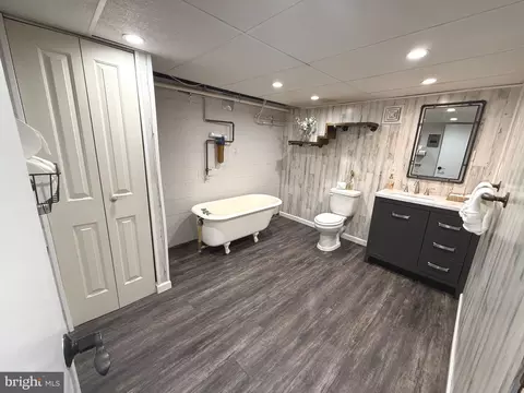 Bath - 1418 Spring Ave, Rosedale, MD 21237 photo 3 of 3