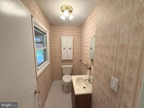 Bath - 1418 Spring Ave, Rosedale, MD 21237 photo 1 of 3