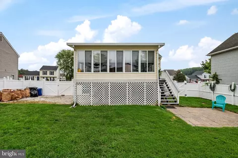 Exterior - 8 Eva Ct, Middle River, MD 21220 photo 6 of 8