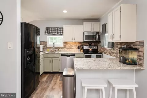 Kitchen - 8 Eva Ct, Middle River, MD 21220 photo 2 of 2