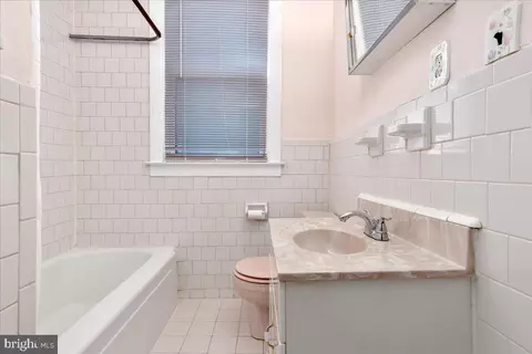 Bath - 5514 Link Ave, Halethorpe, MD 21227 photo 1 of 3