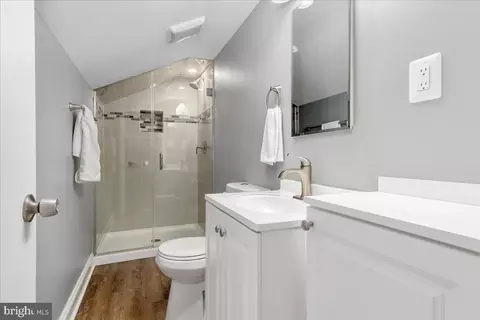 Bath - 5514 Link Ave, Halethorpe, MD 21227 photo 3 of 3