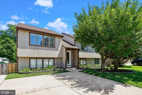146 Holly Cir, Essex, MD 21221