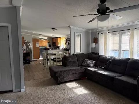 14 Thomas Ln, Sparrows Point, MD 21219 photo 9