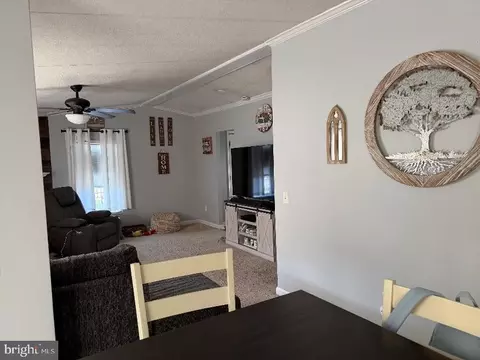 14 Thomas Ln, Sparrows Point, MD 21219 photo 8